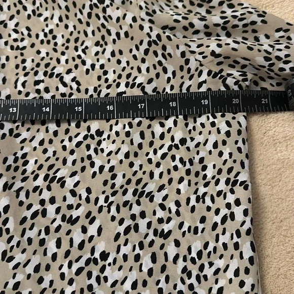 Banana Republic Button Down Blouse - Picture 7 of 8